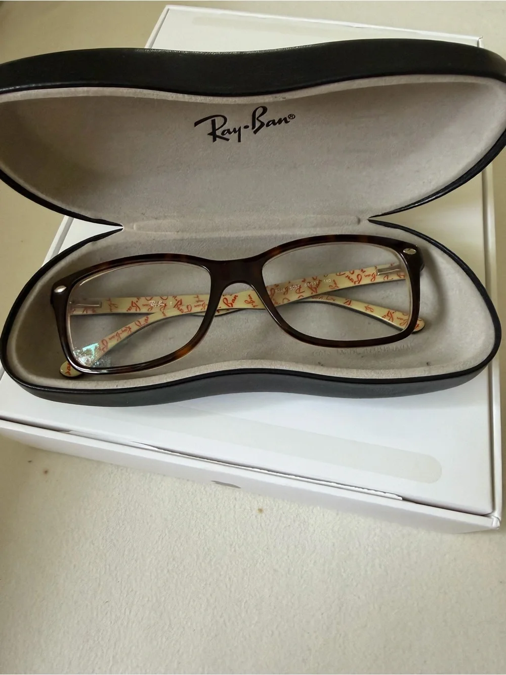 Ray-Ban Tortoiseshell Frames with Cream Patterned Temples